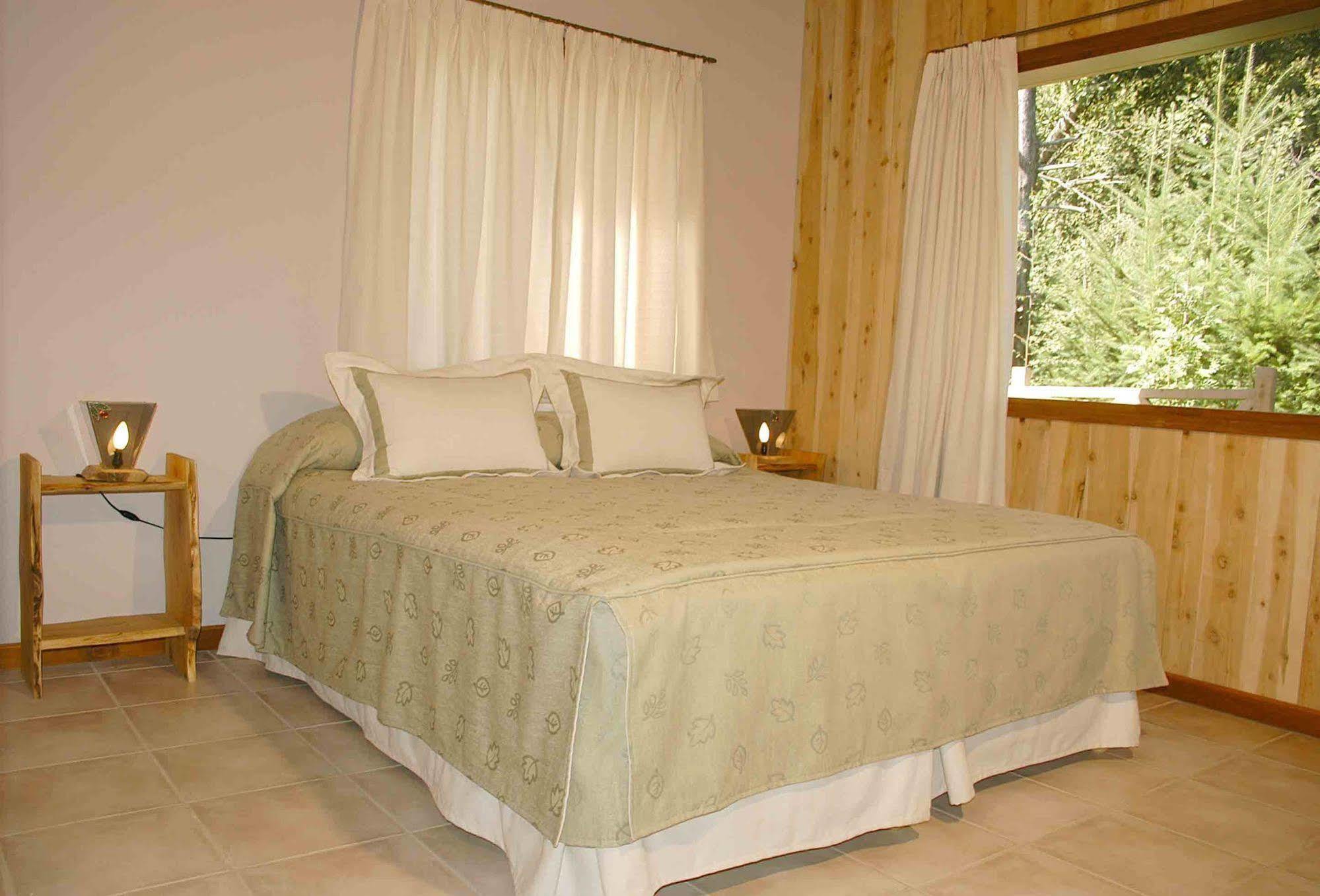 Hosteria Brisas Del Cerro Villa La Angostura Exterior foto
